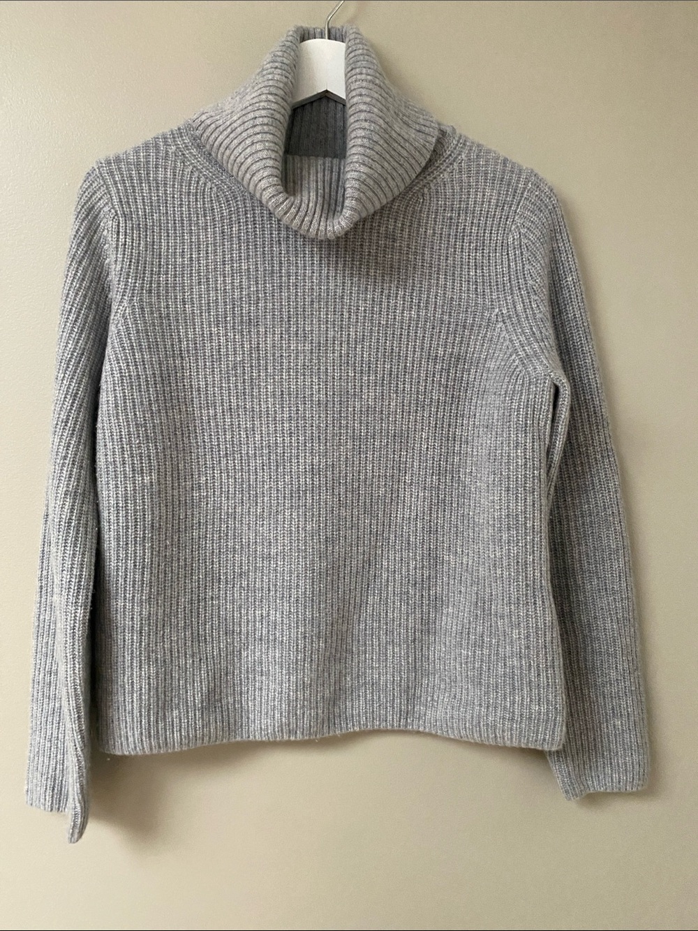 Banana Republic Oversized Boxy Cropped Cashmere Mock Turtleneck Sweater small